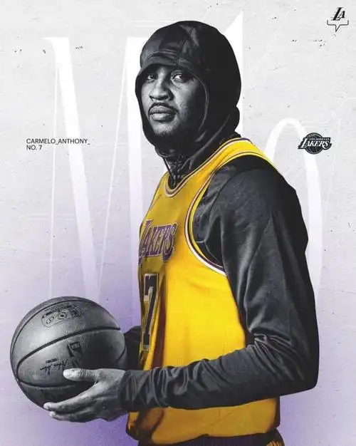 这是一幅安东尼身穿深色帽衫外边套了件湖人7号球衣的海报.