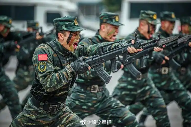 高燃现场!直击武警四川总队特战分队练兵场