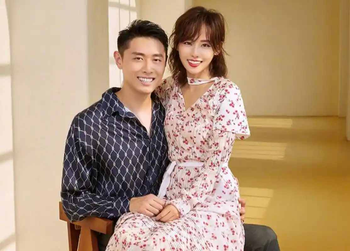 张嘉倪老公带两位美女去酒吧,身材火辣高颜值,近日有媒体拍到,张嘉倪