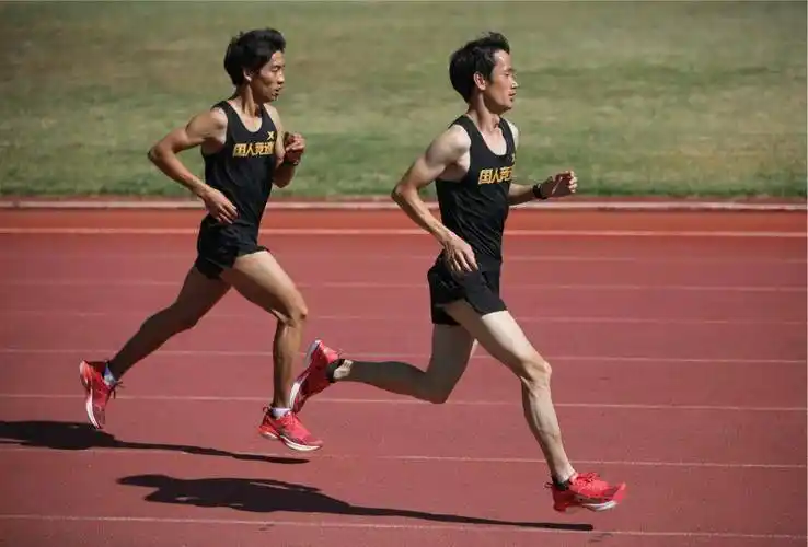 对精英运动员是"完美"的跑鞋,对你则可能完全不合适.