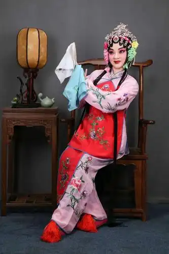 雯彤京剧花旦照