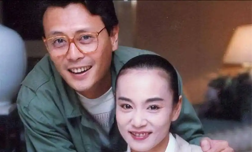 紧接着,刘德凯与安琪走入婚姻,刘雪华一度自杀,好在母亲及时发现.