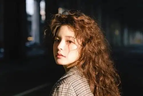 超适合发量少女生的满头卷发型,可温柔可复古可甜美可萝莉