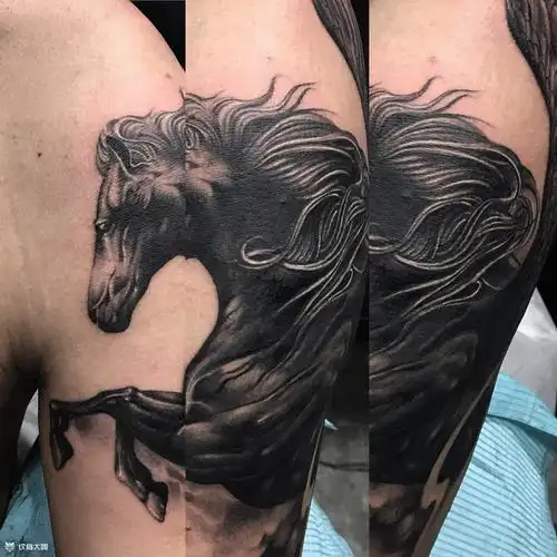 马肩部纹身图案大全 - 纹身大咖