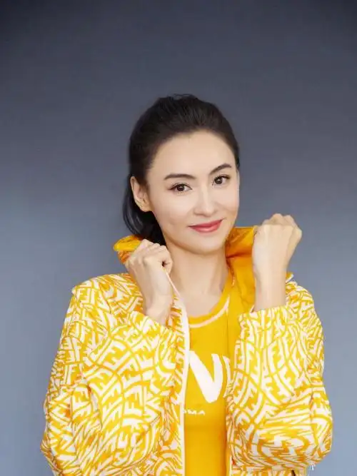 张柏芝元气写真着修身运动装扎高马尾身材绝美少女感十足