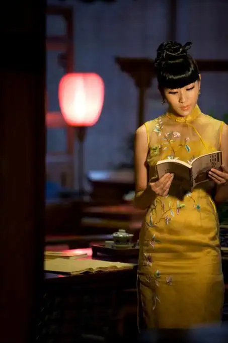 叶一茜的腰有多细看她穿旗袍就知道了网友田亮眼光真好