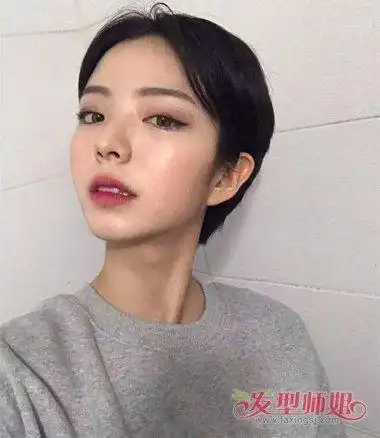 剪个能露耳朵的短发发型 不用烫的露耳朵短发最衬女人情