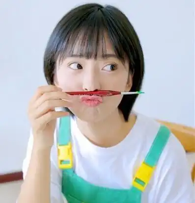 圆脸适合的短发直发发型,时尚瘦脸变得超可爱_飘逸直发_女生发型大全