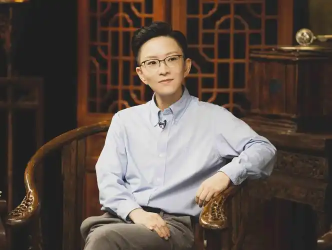 生活家》邀请到知名京剧演员王珮瑜做客,在本期节目中,"小冬皇"王珮瑜