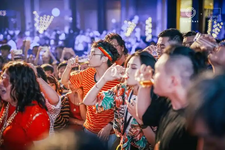 sowhat二周年蹦迪夜激情回顾,一起感受撞穿天花的疯狂!