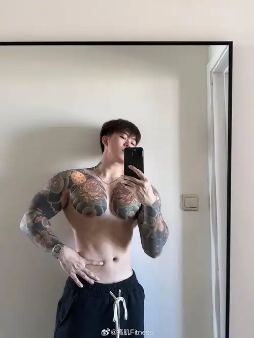 胸肌##肌肉男