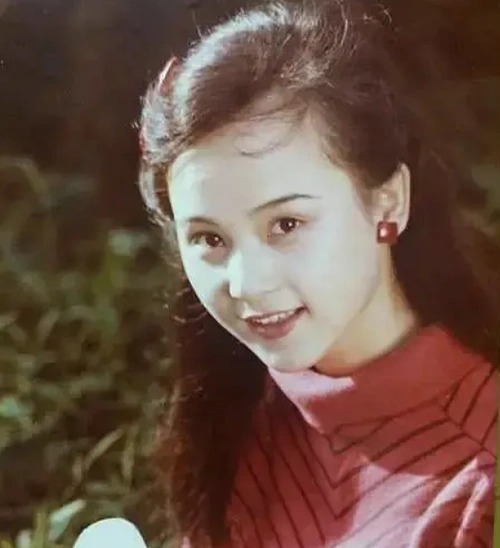 87《红楼梦》她年纪小名气大,特别漂亮,没经过海选,是内定演员