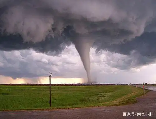 龙卷风的风力等级划分是根据藤田级数来的,主要分为6个等级