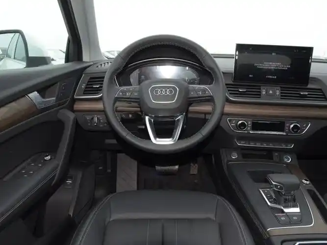 一汽奥迪 奥迪q5l 2022款 改款 40t 豪华致雅型