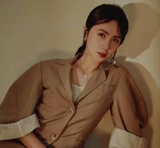 孙莉下厨做吃的,黄磊与儿子女儿全程围观,丈夫为何不帮忙?