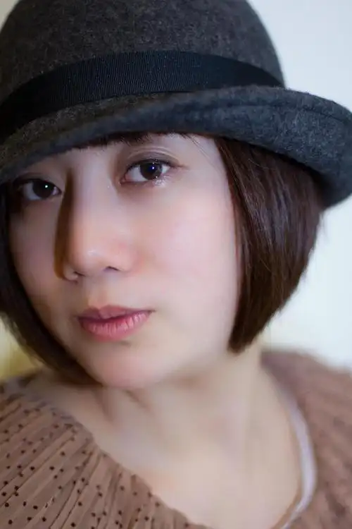 自家媳妇的一组大头照.