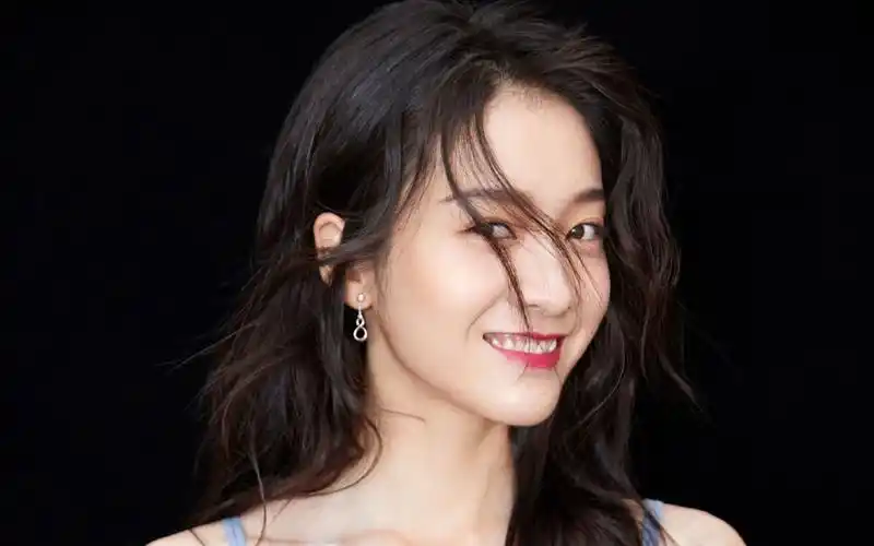 90后张雪迎时尚写真