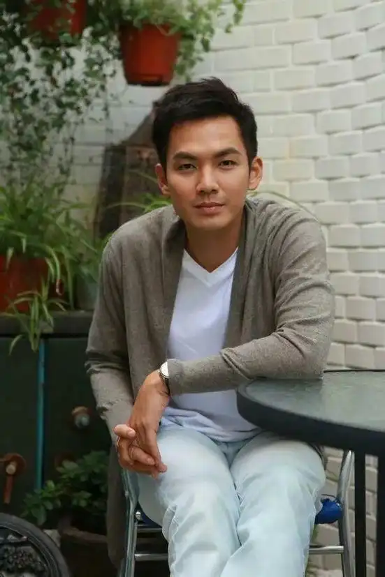 帅气十足的钟汉良 - 抖音