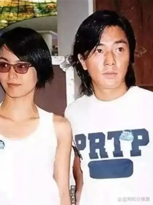 梁咏琪与郑伊健分手,原因之一是她不喜欢郑伊健老是和陈小春等人一起