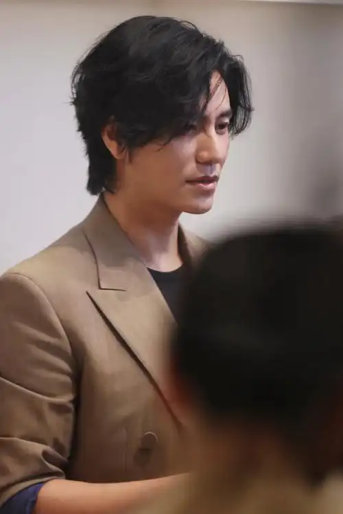 陈坤老钱风##陈坤咖色西装