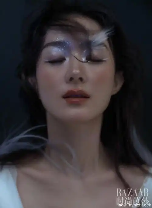 赵丽颖时尚芭莎闭年刊封面##赵丽颖暗夜缪斯芭莎大片