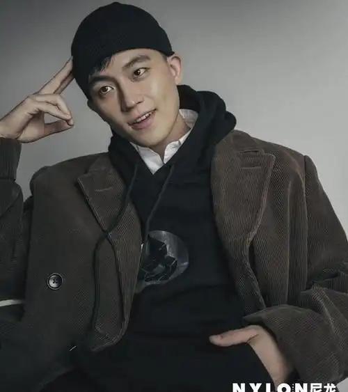 欧豪时尚封面大片曝光,轻松驾驭任何造型的他,有没有将你迷倒呢|内搭|