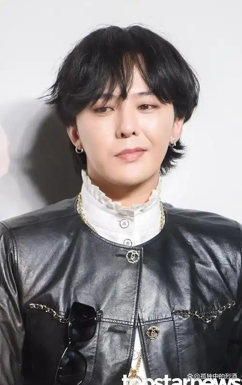 据报道,4月16日,权志龙的经纪公司galaxy corporation宣布了这一消息.