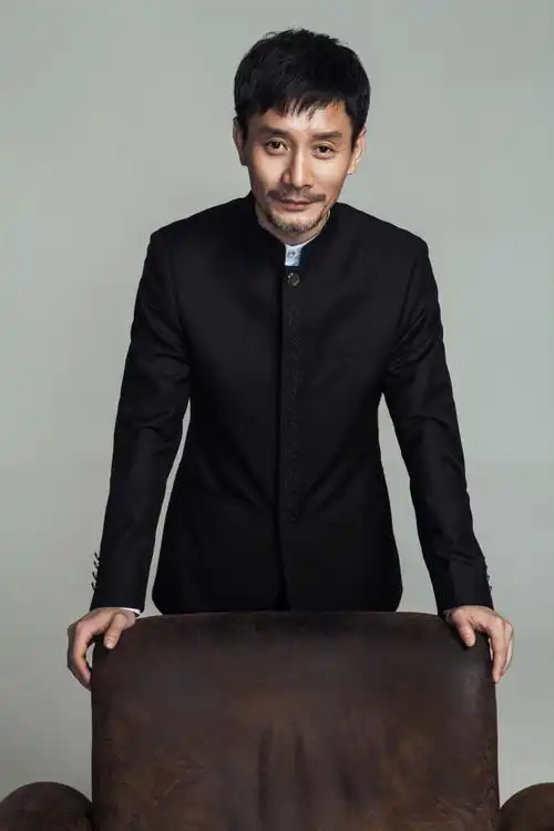 田小洁跳出名利才能成为演艺圈的凡人丨人物