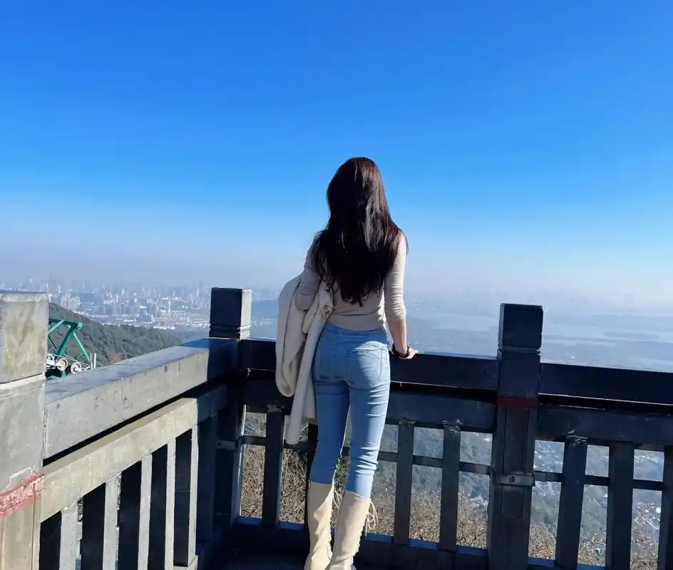 你有背景,我有背影  本文系转载,并不代表赞同其观点和对其真实性负责