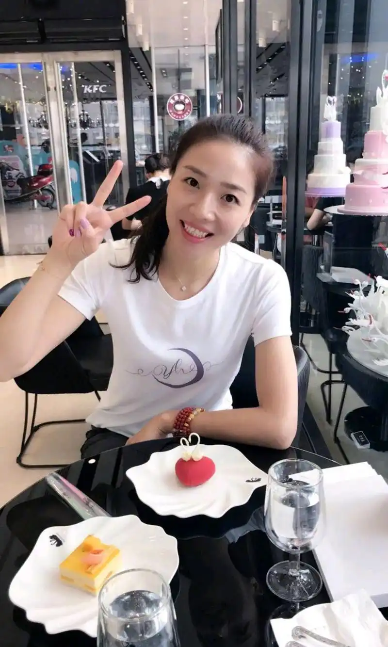 魏秋月美拍图集