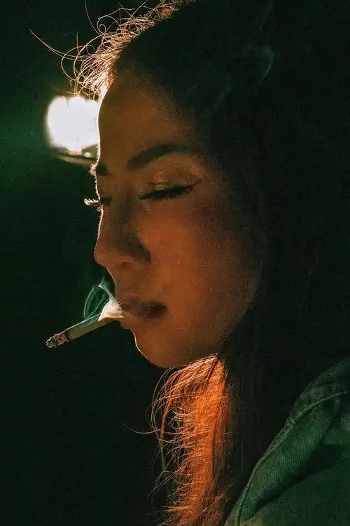 形象照拍摄sofla封面hu la hoop标签情绪夜景人像性感抽烟胶片添加