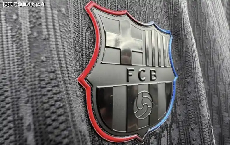 原创设计师怎么想到巴萨公布新赛季主客场球衣依旧丑出天际