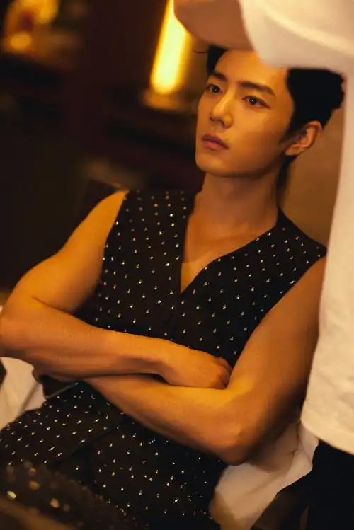 肖战亮钻马甲##微博之夜红毯##肖战你好闪##微博之夜红毯点评live秀