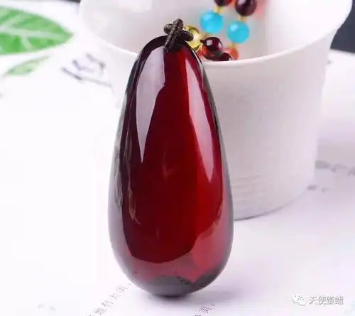 百科| 血珀 — 颜色鲜艳如血,最滋养女人的珠宝_琥珀