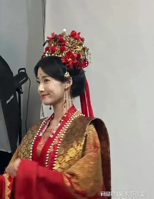 19娱乐:任嘉伦李现杨紫肖战鹿晗张艺兴吴亦凡唐嫣张彬彬卢昱晓_网易