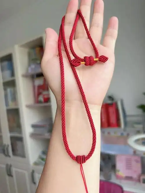 手工编绳项链,让你瞬间变身时尚达人!