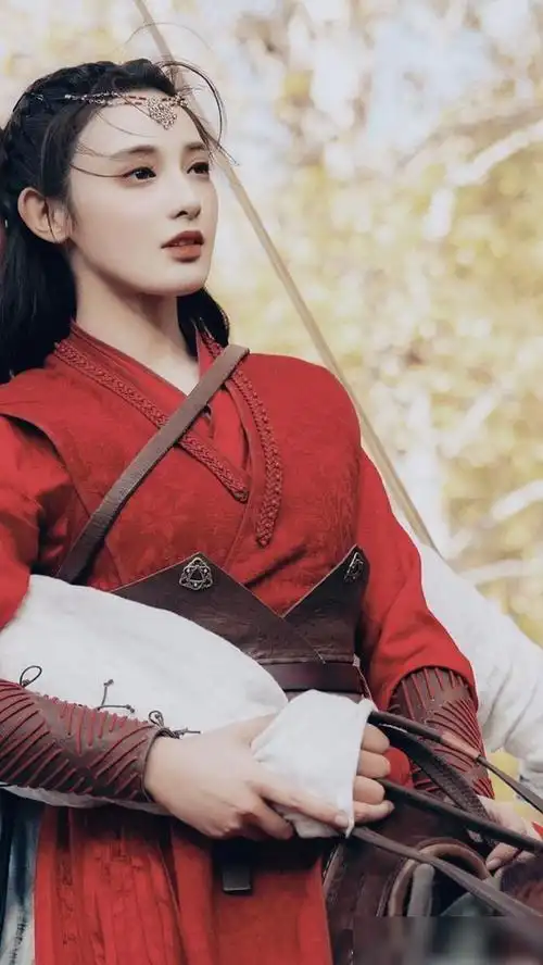 东宫小枫彭小苒红衣造型欣赏每一张都是盛世美颜啊