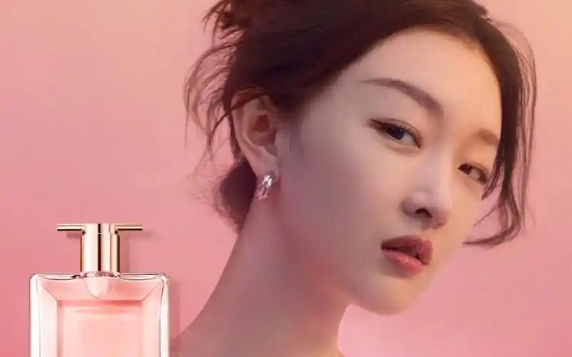 【周冬雨】代言兰蔻五年宣传照广告图|冬季到台北来看雨