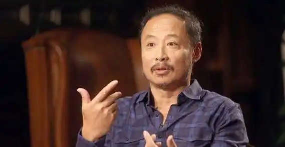 她因忙着拍戏,导致孩子意外流产,可二宝刚出生就收到刚发分手书_奚