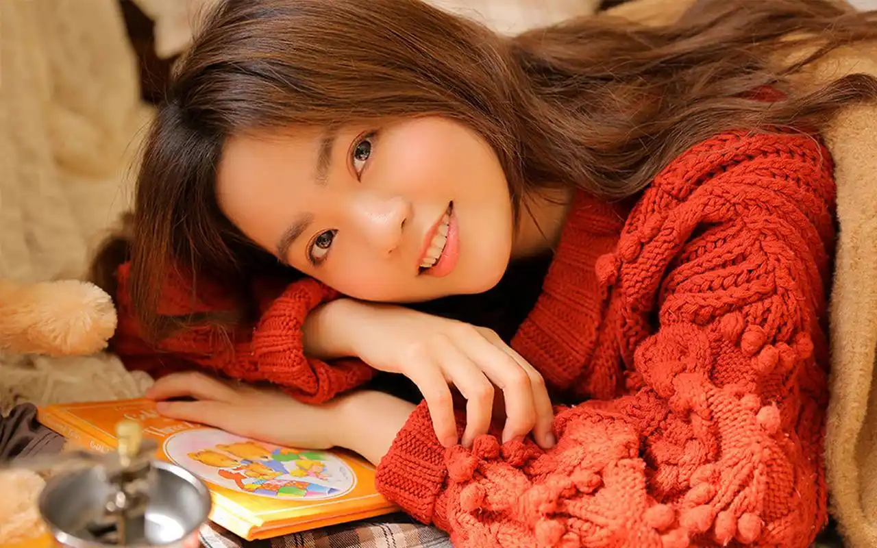 长发美女唯美写真高清桌面壁纸