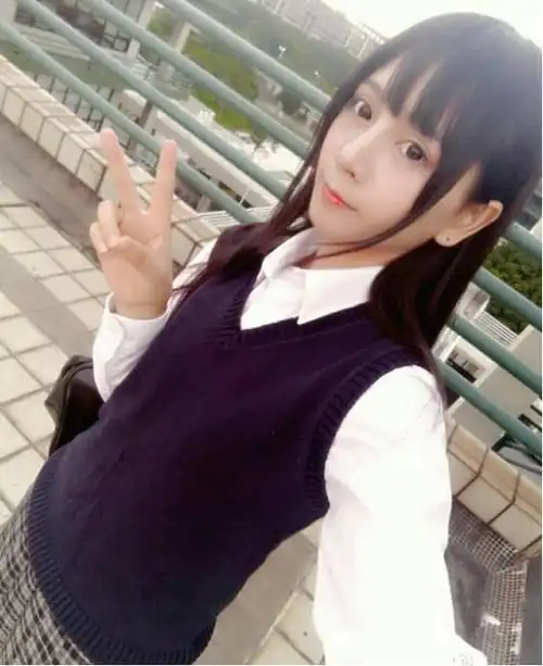 直播十月的万圣是性别的谎言三位小姐姐你能猜到谁是男孩子么