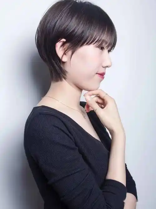 "35 款露耳超短发"_发型_短发_女生