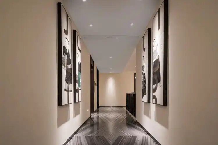 功能区装修效果图温馨300平欧式样板间过道设计