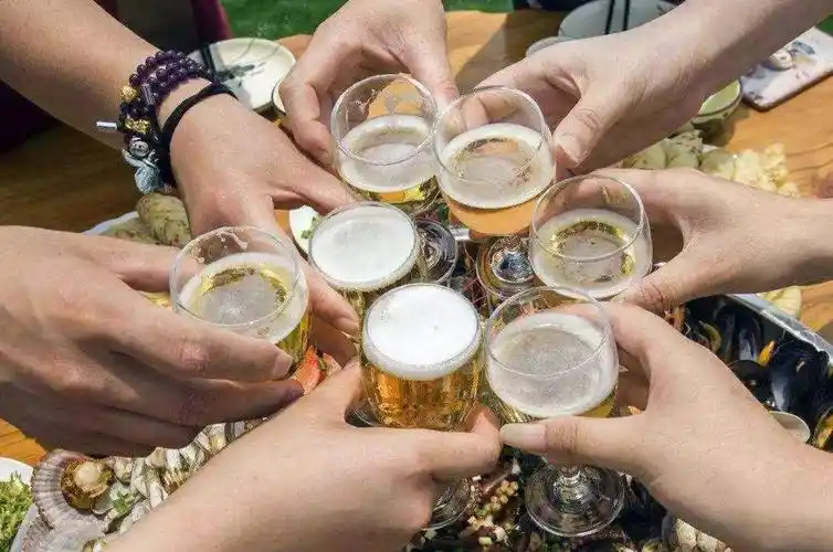 每逢佳节饭局多——谈一谈酒桌上的生意经_中金在线财经号