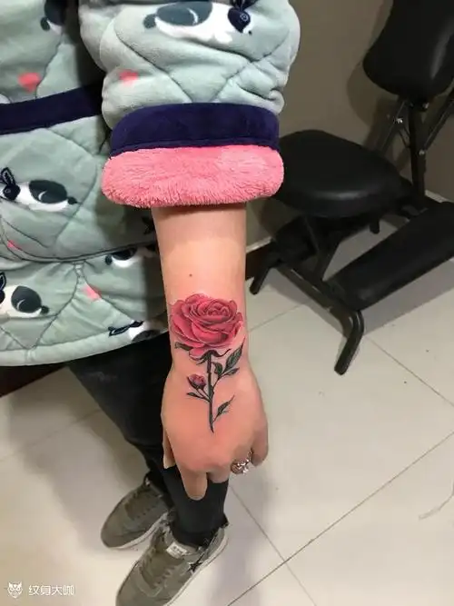 手腕玫瑰95_纹身图案手稿图片_黑色绘的纹身作品集