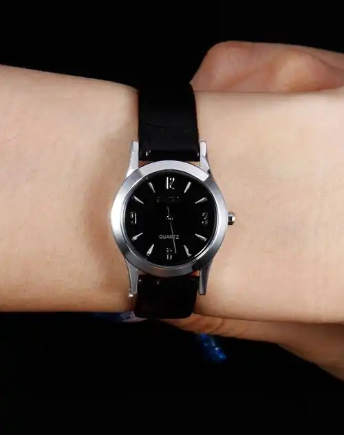 亚时达eista手表专场 女款黑/银色时尚简约石英表