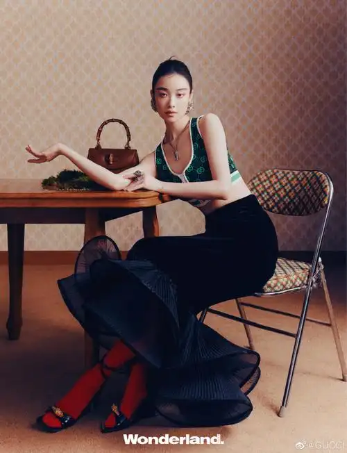 演员及品牌代言人@倪妮v身穿#古驰2023早秋系列#,携#guccibamboo1947