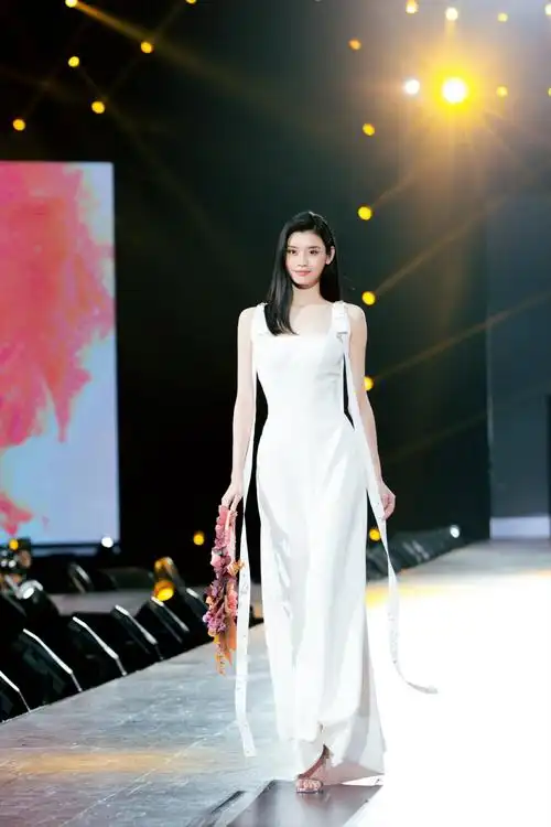 奚梦瑶2018天猫双11全球潮流盛典