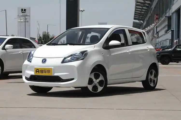 2万多元的纯电动汽车是买五菱宏光mini ev还是奔奔e-star?