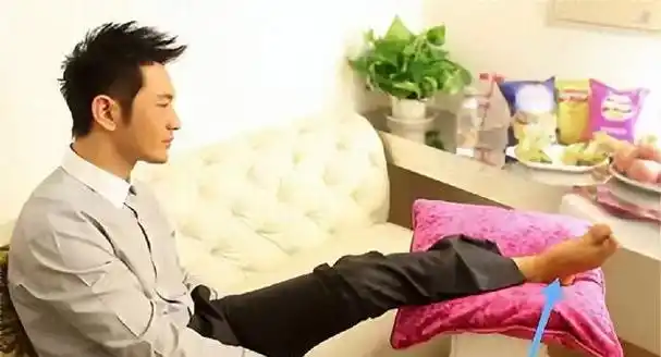 谢霆锋的手黄晓明的脚陈宝国的眼睛让多少流量明星脸红